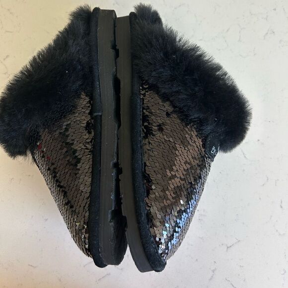 Bear paw Loki Exotic Black Sequin Slippers, Size 6, NWOT - Picture 5 of 12